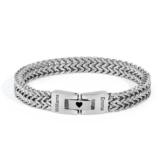 Silver bracelet with a clasp engraved with 'Williams' and 'Emma'